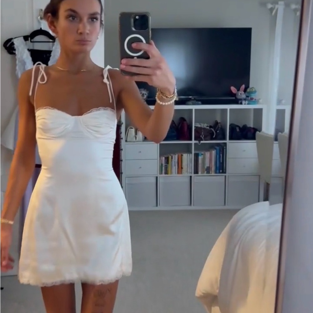 Princess Polly Ivory Satin Dress - Picture 5 of 5